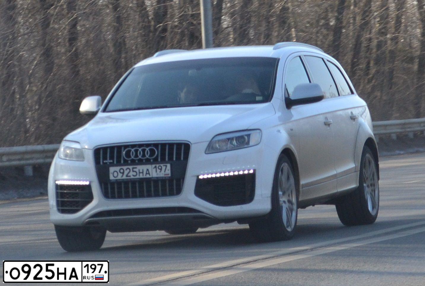 Фото автомобиля AUDI Q7, 2011 — госномер А866КВ67. Цвет: Белый