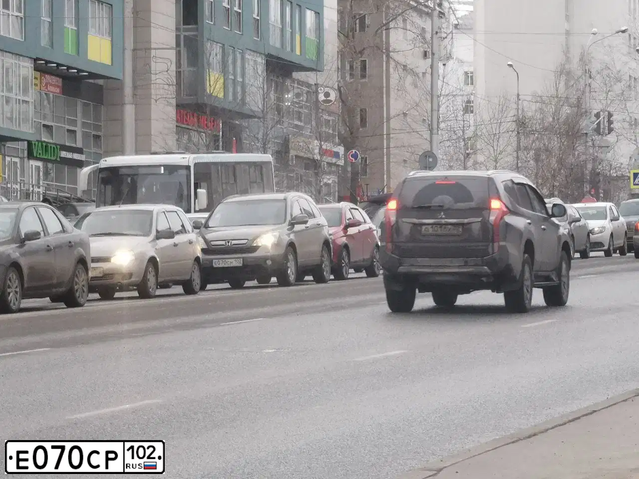 Фото автомобиля NISSAN QASHQAI, 2015 — госномер С241РС102. Цвет: ЧЕРНЫЙ
