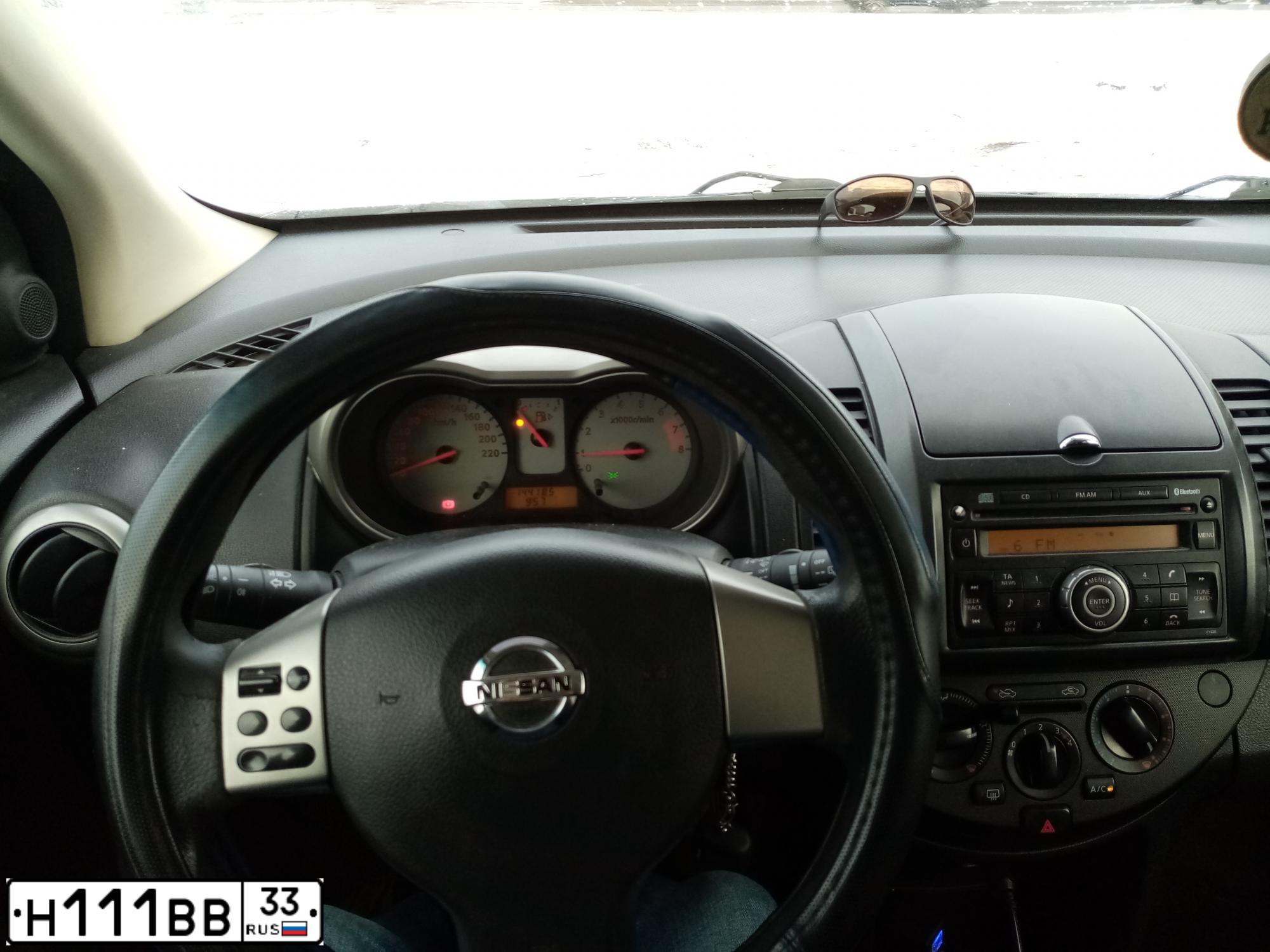 Фото автомобиля ИЖ2126030 MODEL, 2000 — госномер М239НУ33. Цвет: СЕРО-БЕЛЫЙ
