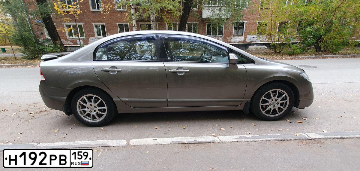 Фото автомобиля HONDA CIVIC, 2007 — госномер О786ХВ159. Цвет: Серый