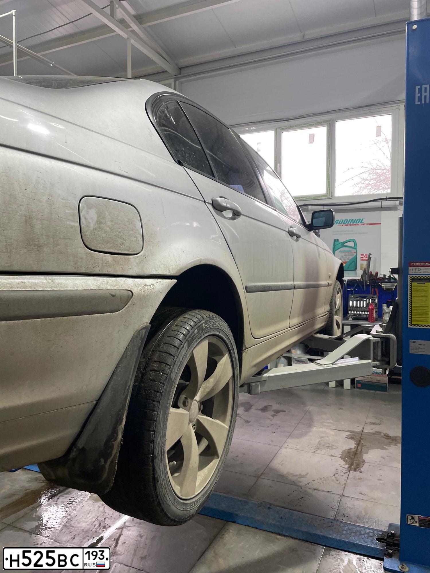 Фото автомобиля BMW SERIE 3, 1999 — госномер Х114УА98. Цвет: СЕРЕБРИСТЫЙ