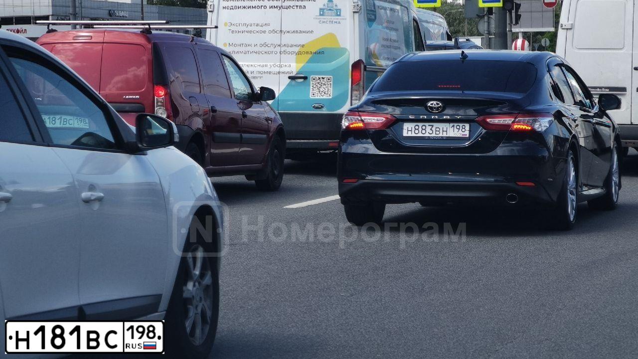 Фото автомобиля BMW W SERIE 3, 2007 — госномер В652РВ09. Цвет: СЕРЫЙ ТЕМНЫЙ