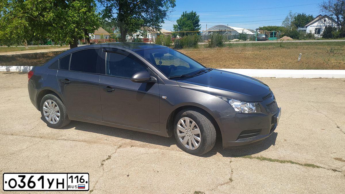 Фото автомобиля CHEVROLET CRUZE, 2011 — госномер К332АР82. Цвет: СЕРЫЙ МЕТАЛЛИК