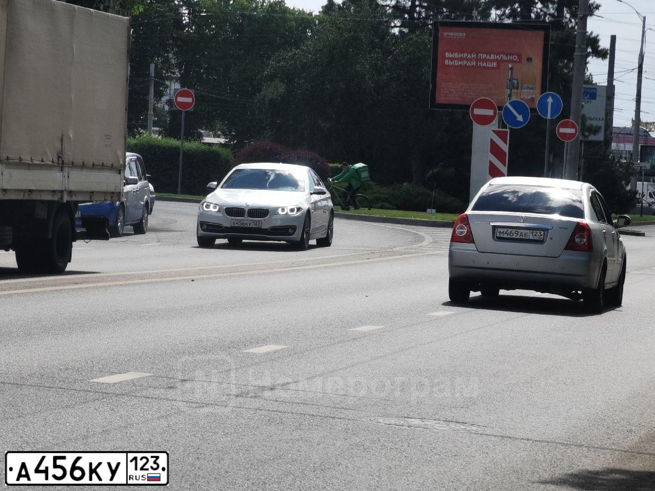 Фото автомобиля BMW W SERIE 5, 2012 — госномер А456КУ123. Цвет: Белый