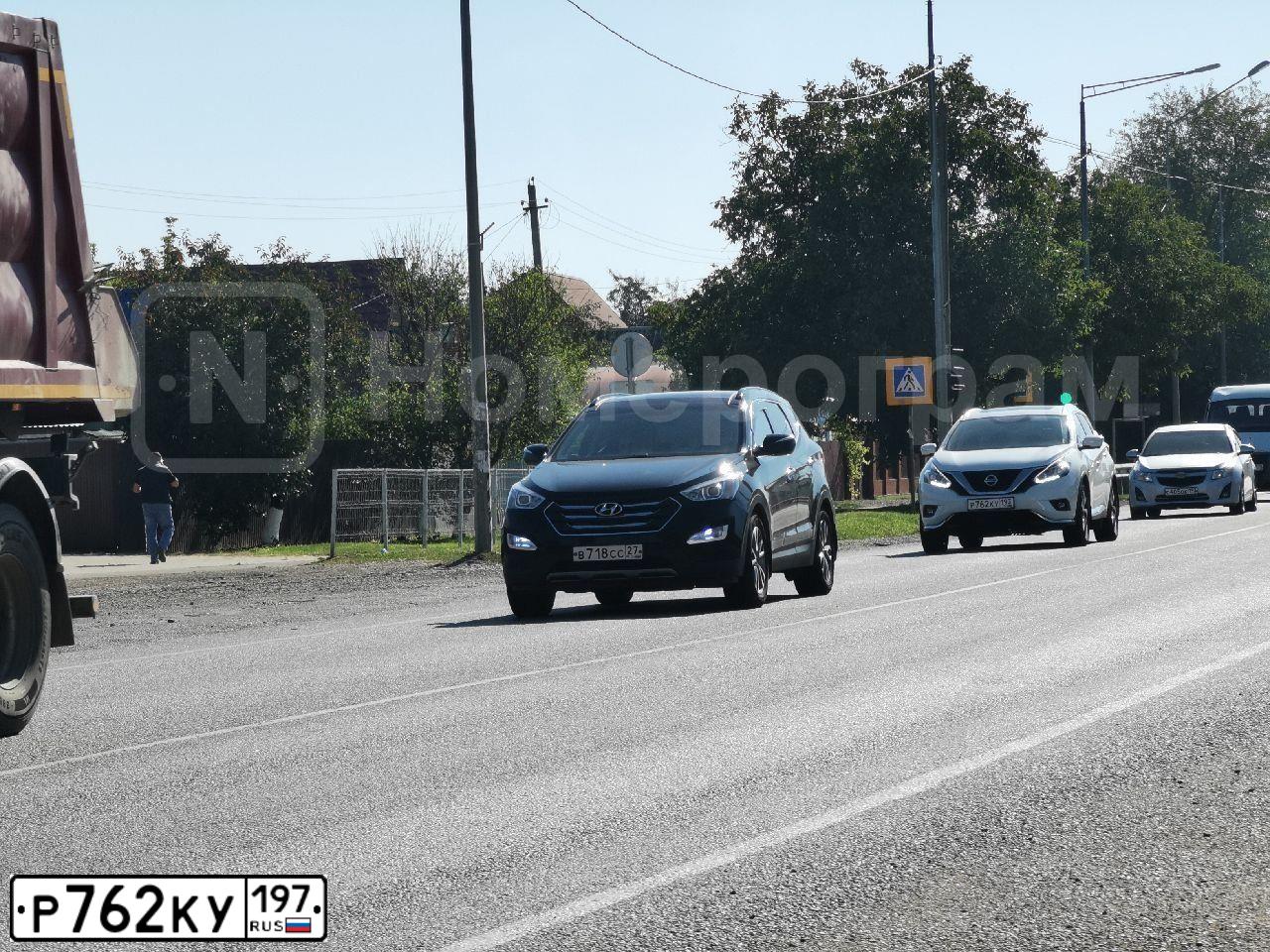 Фото автомобиля BMW SERIE 5, 2011 — госномер Р762КУ197. Цвет: Серый