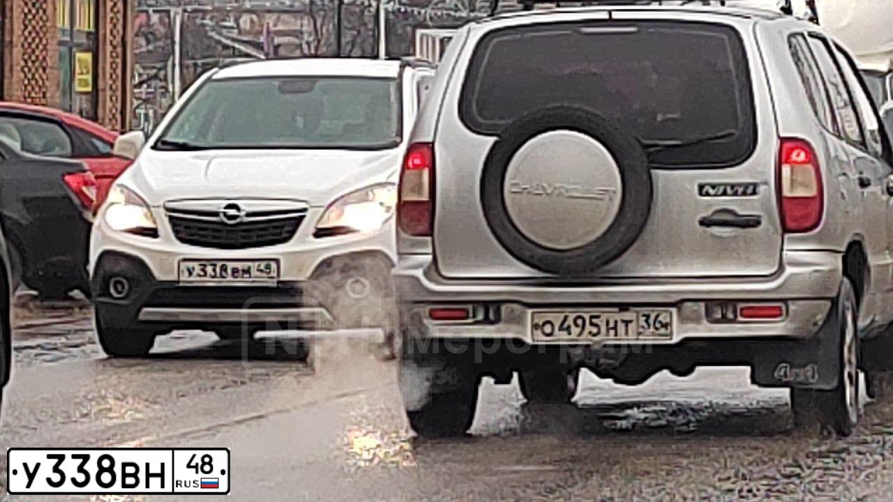 Фото автомобиля SEAZ OKA, 2006 — госномер Е999ХО48. Цвет: БЛЕДНО-ЗЕЛЕНЫЙ