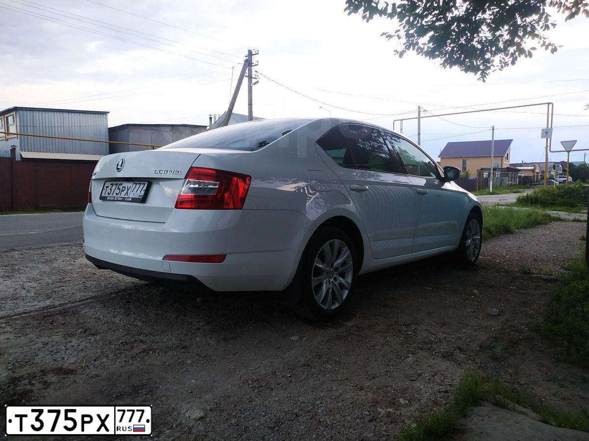 Фото автомобиля SKODA OCTAVIA, 2016 — госномер Т375РХ777. Цвет: Белый