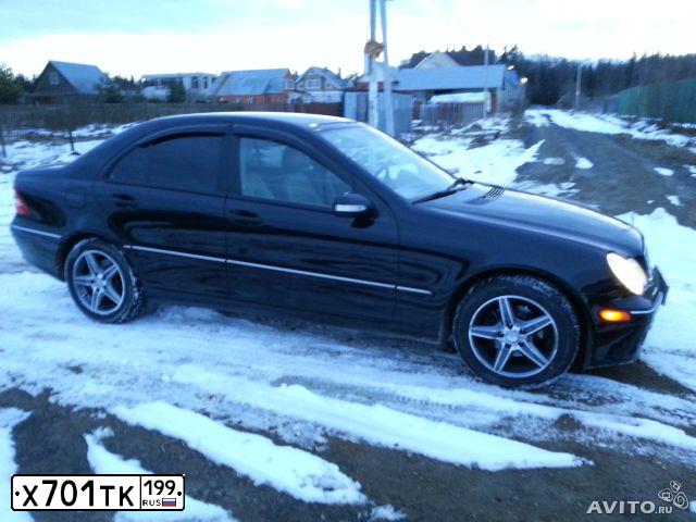 Фото автомобиля MERCEDES C-KLASSE, 2005 — госномер Е729УО777. Цвет: ЧЕРНЫЙ