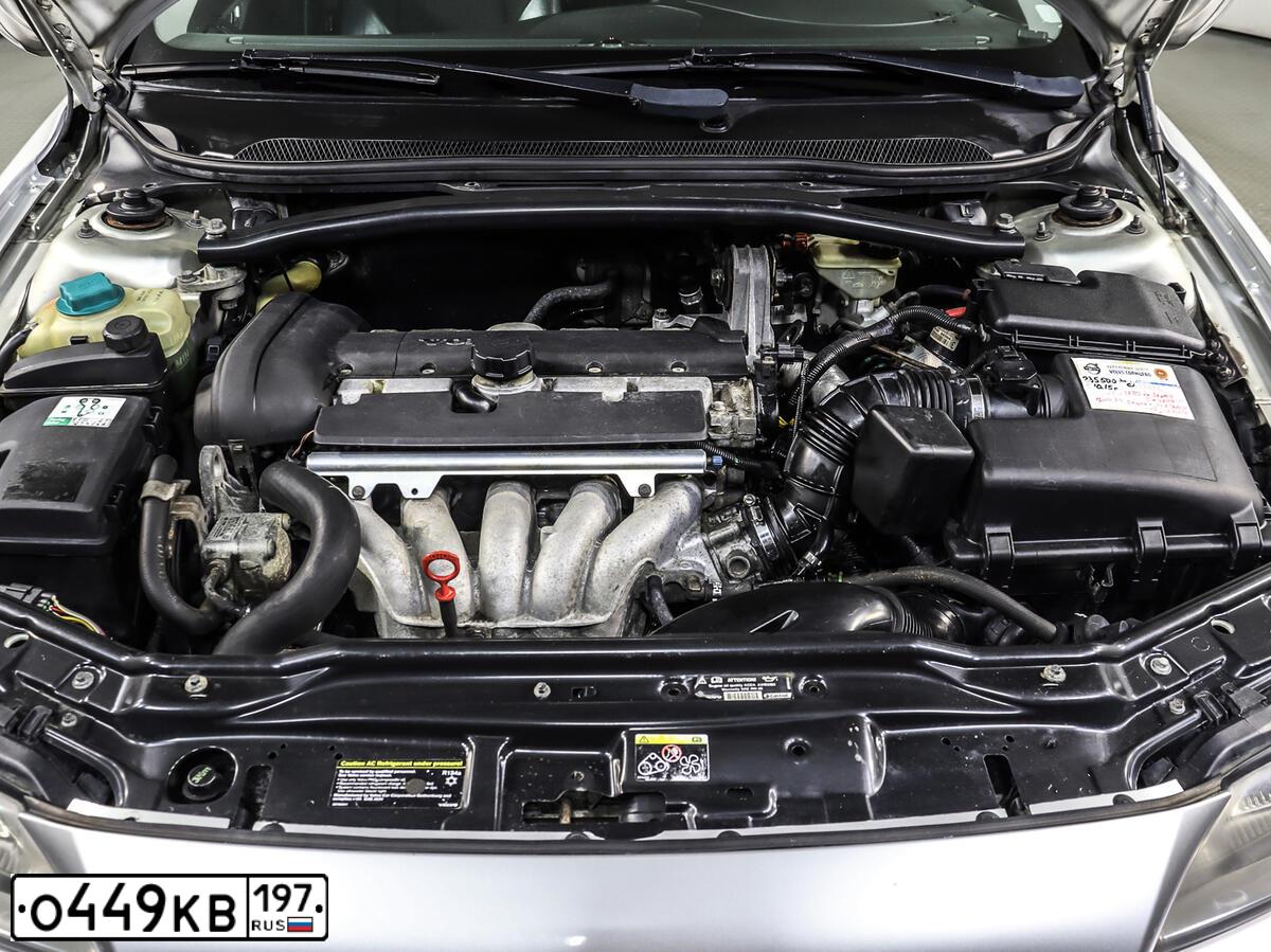Фото автомобиля VOLVO V70, 2006 — госномер С207СВ40. Цвет: Серый