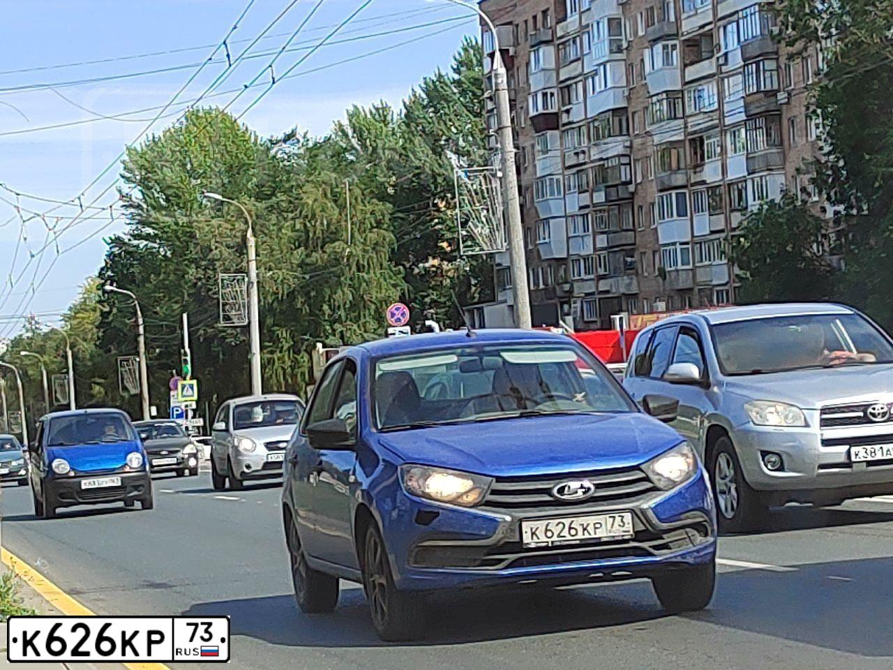 Фото автомобиля LADA 2190 GRANTA, 2018 — госномер К626КР73. Цвет: ЯРКО-СИНИЙ