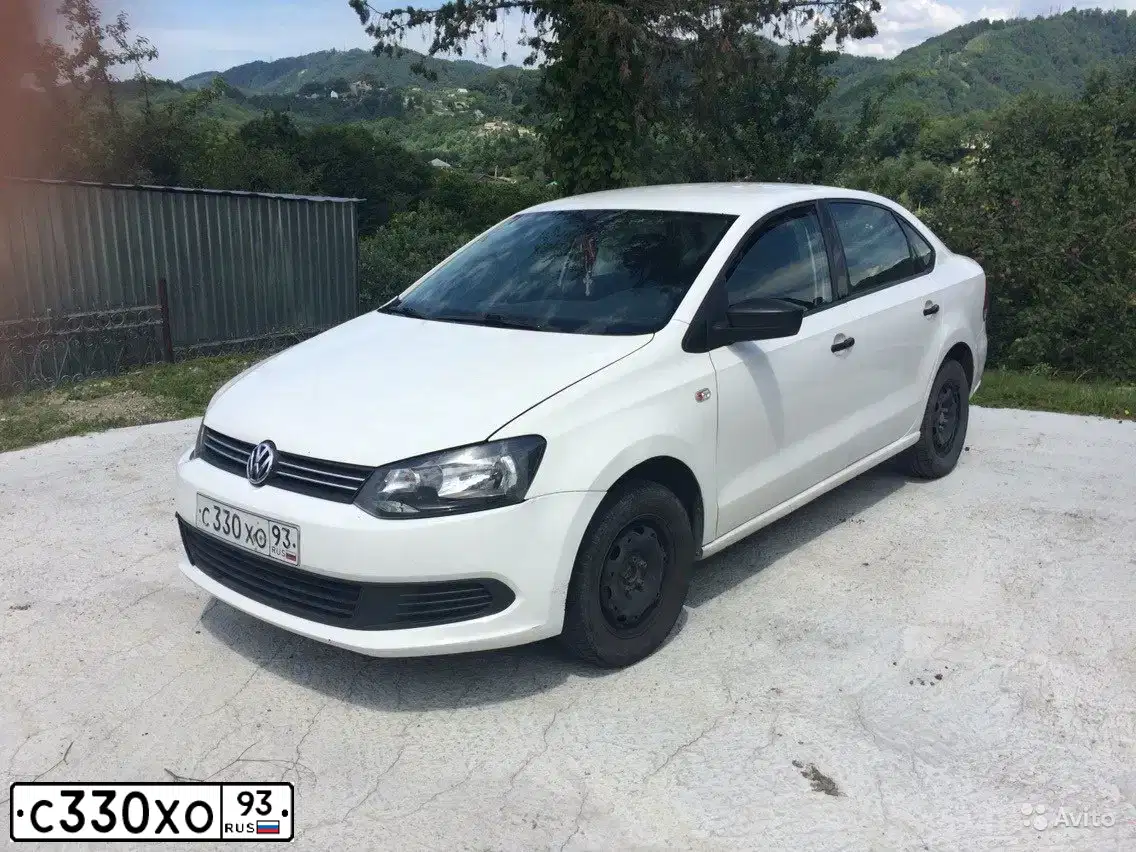Фото автомобиля VOLKSWAGEN POLO, 2010 — госномер С330ХО93. Цвет: БЕЛЫЙ
