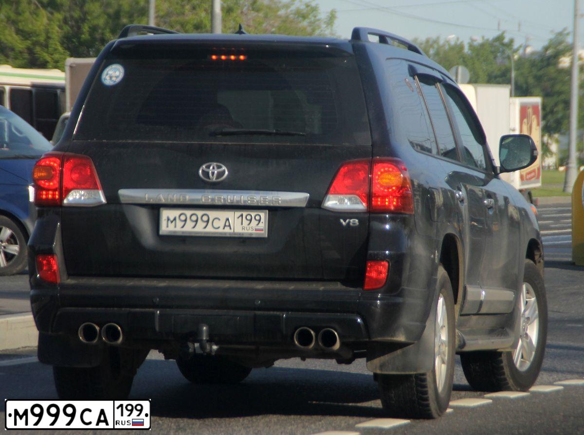 Фото автомобиля TOYOTA LAND CRUISER 200, 2008 — госномер Р074МС977. Цвет: ЧЕРНЫЙ