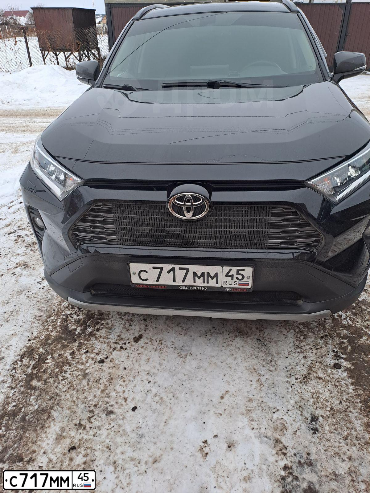 Фото автомобиля TOYOTA RAV4 МХАА52L RNХМВХ, 2020 — госномер С813ВХ196. Цвет: ЧЕРНЫЙ