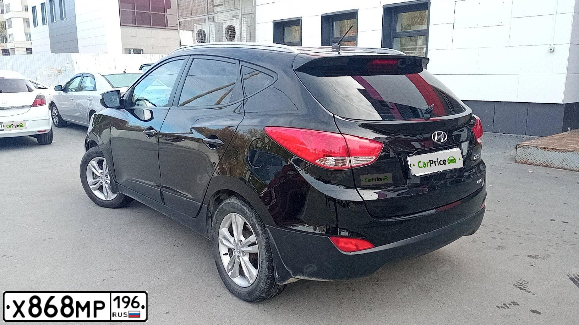 Фото автомобиля HYUNDAI IX35, 2011 — госномер Х868МР196. Цвет: ЧЕРНЫЙ