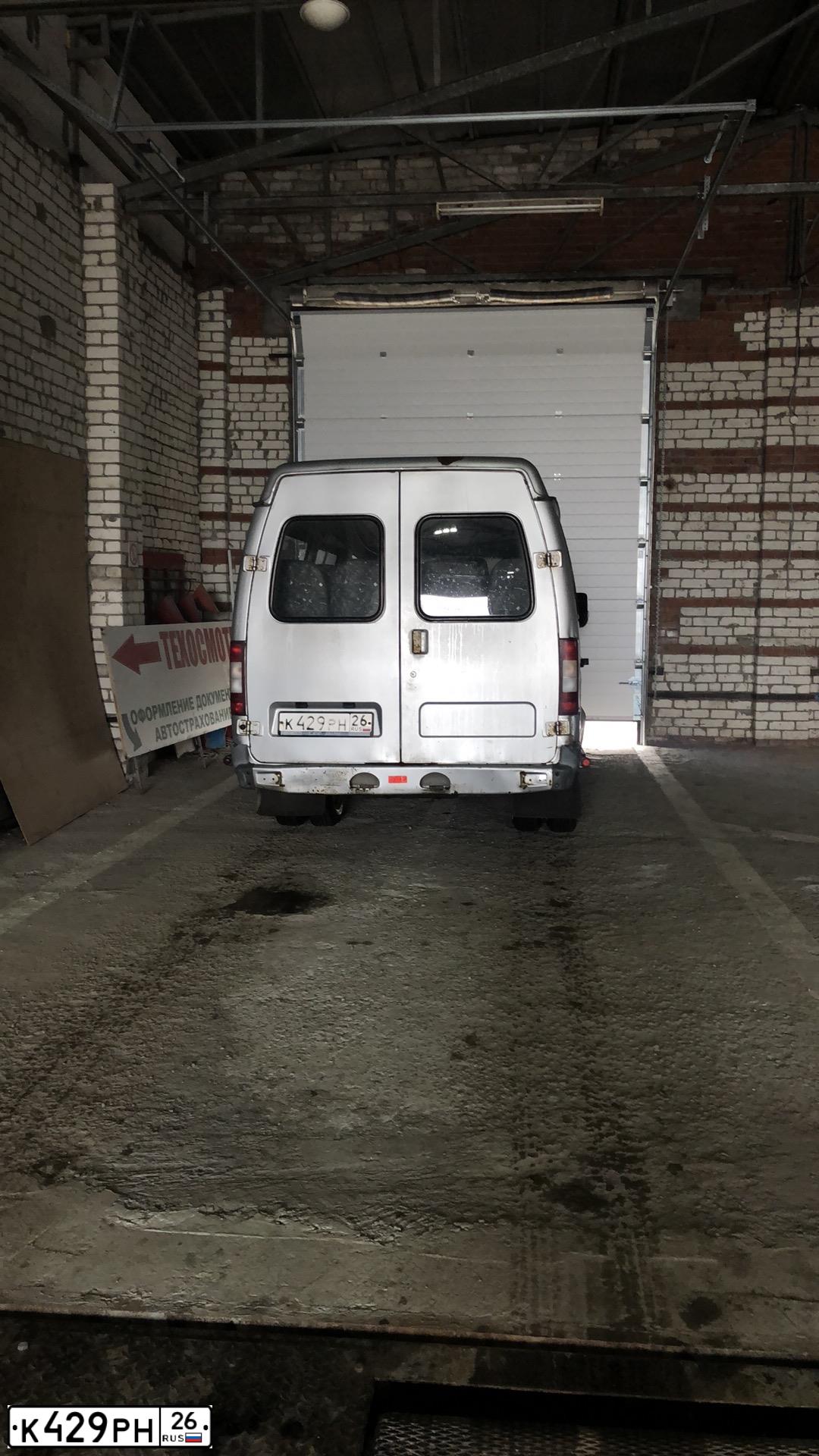 Фото автомобиля GAZ 3221 EL, 2008 — госномер К429РН26. Цвет: СВЕТЛО-СЕРЫЙ