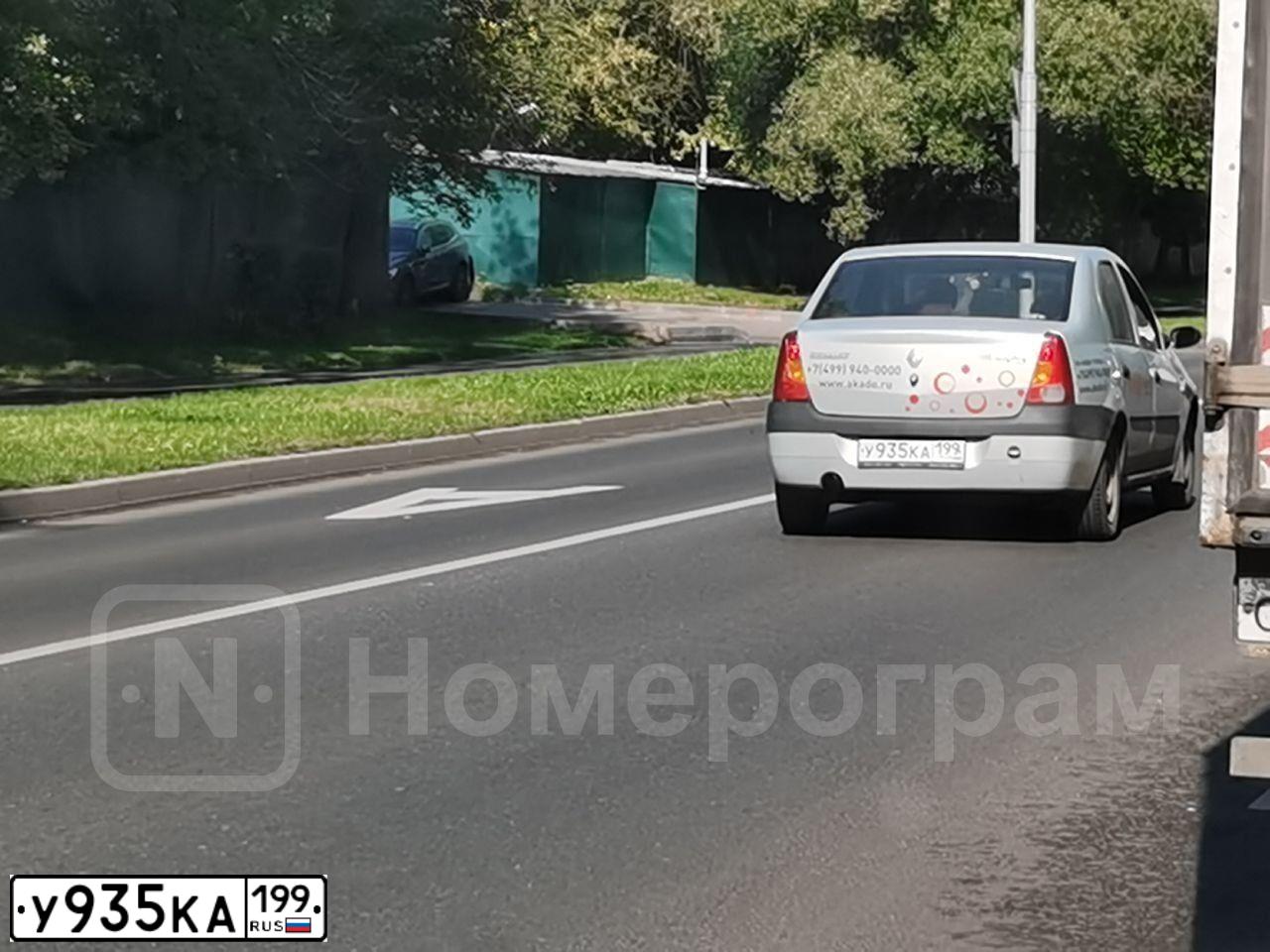 Фото автомобиля RENAULT LOGAN, 2008 — госномер У935КА199. Цвет: СЕРЫЙ