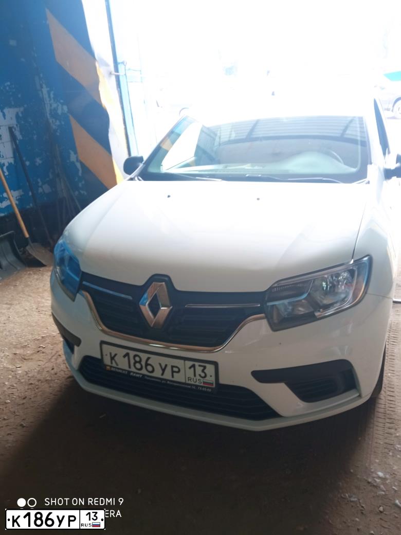 Фото автомобиля RENAULT LOGAN, 2019 — госномер К186УР13. Цвет: Белый