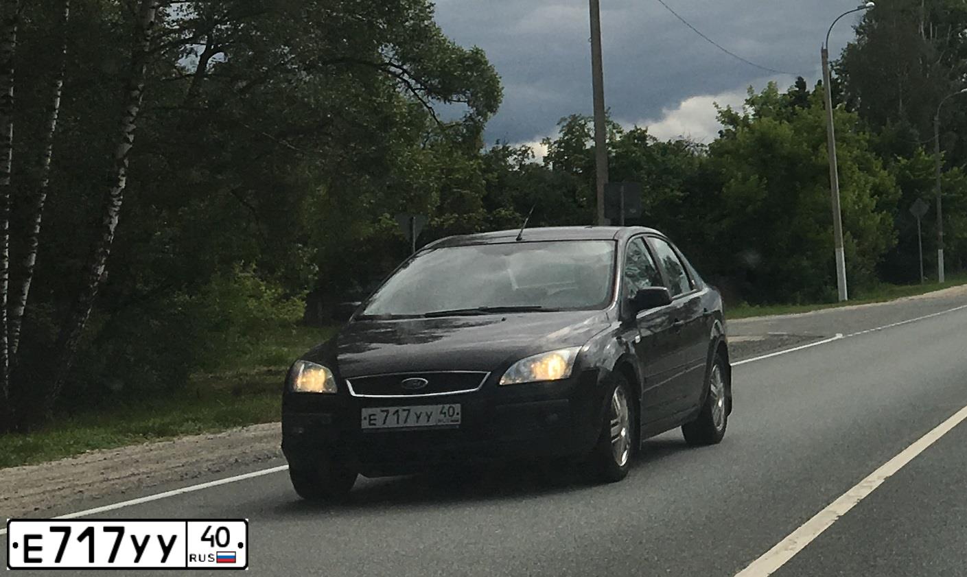 Фото автомобиля FORD FOCUS, 2006 — госномер Е717УУ40. Цвет: ЧЕРНЫЙ