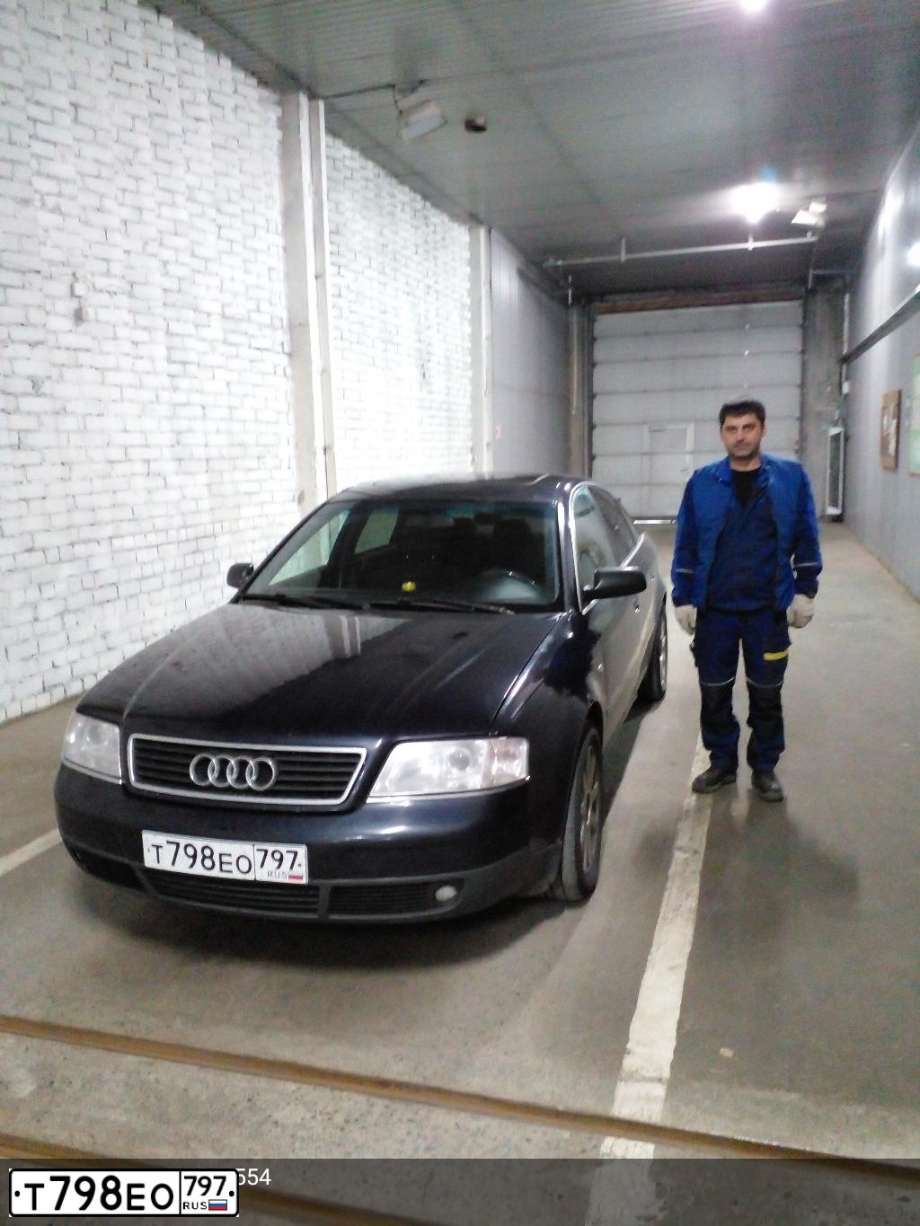 Фото автомобиля VOLKSWAGEN MULTIVAN, 2007 — госномер Т798ЕВ797. Цвет: ЧЕРНЫЙ