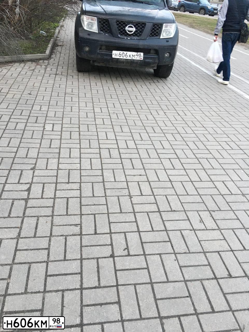 Фото автомобиля NISSAN PATHFINDER, 2006 — госномер О580АО71. Цвет: ЧЕРНЫЙ