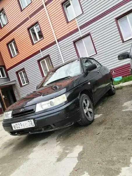 Фото автомобиля LADA 2110, 2003 — госномер Т445ХК196. Цвет: ЧЕРНЫЙ