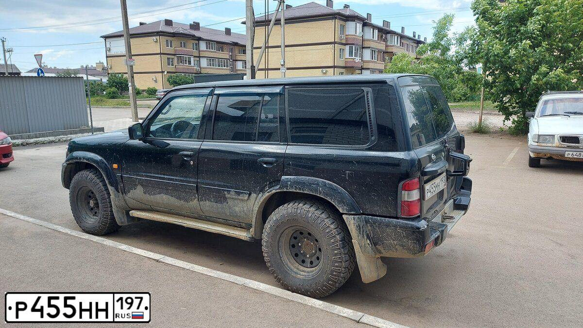 Фото автомобиля GREAT WALL HOVER, 2011 — госномер Р455НН197. Цвет: ЧЕРНЫЙ