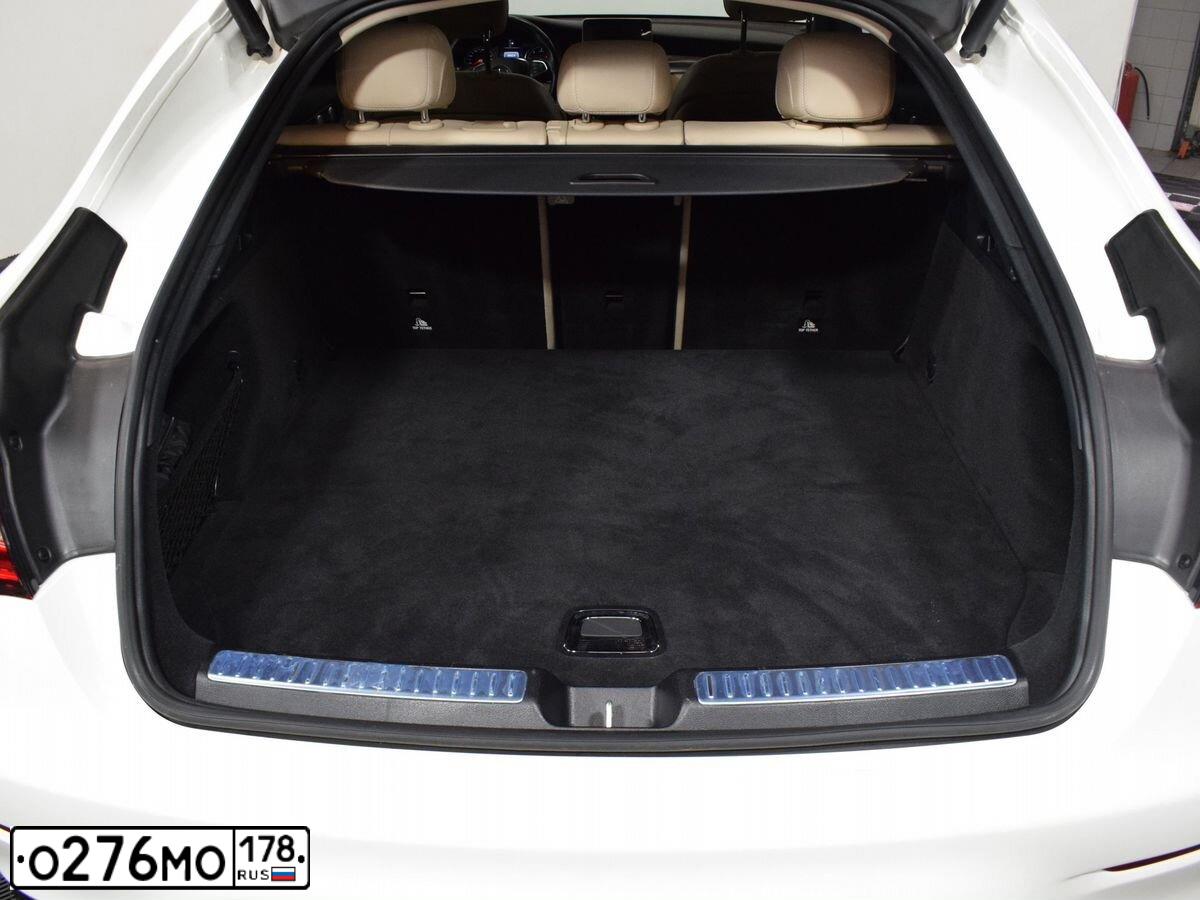 Фото автомобиля AUDI Q3, 2012 — госномер У207ТН178. Цвет: БЕЛЫЙ