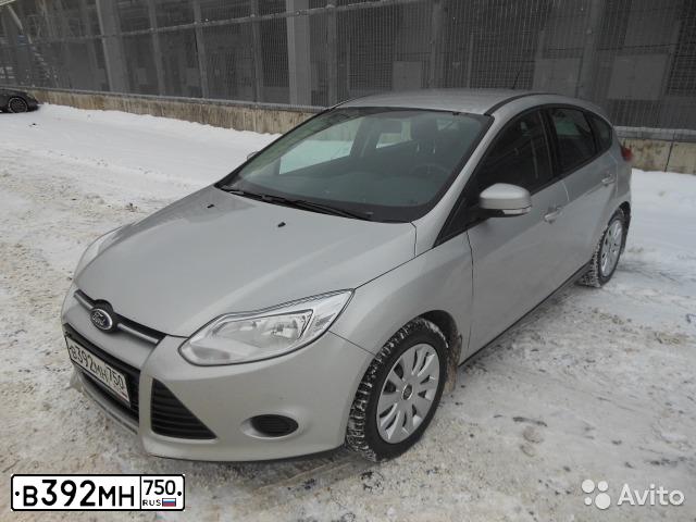 Фото автомобиля FORD FOCUS, 2011 — госномер В392МН750. Цвет: СЕРЫЙ СВЕТЛЫЙ