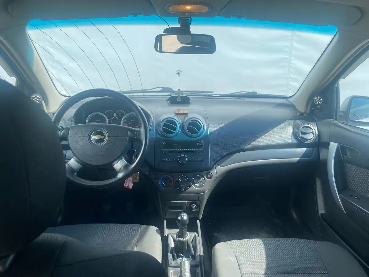 Фото автомобиля CHEVROLET AVEO, 2007 — госномер А654МТ136. Цвет: СЕРЕБРИСТЫЙ