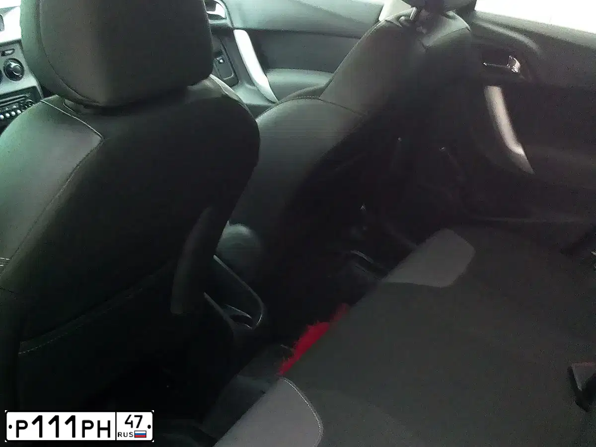 Фото автомобиля CITROEN C3, 2010 — госномер О694НМ198. Цвет: Красный