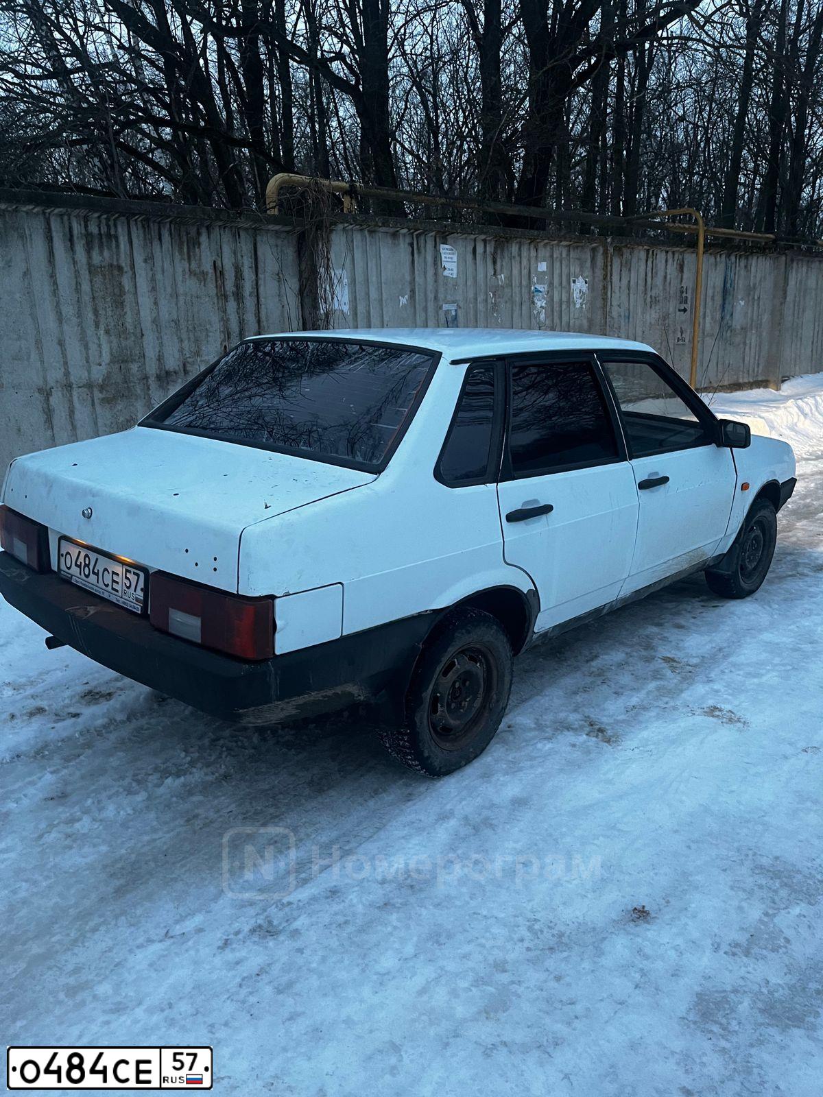 Фото автомобиля LADA 2109 SAMARA, 1999 — госномер О484СЕ57. Цвет: ЯРКО-БЕЛЫЙ