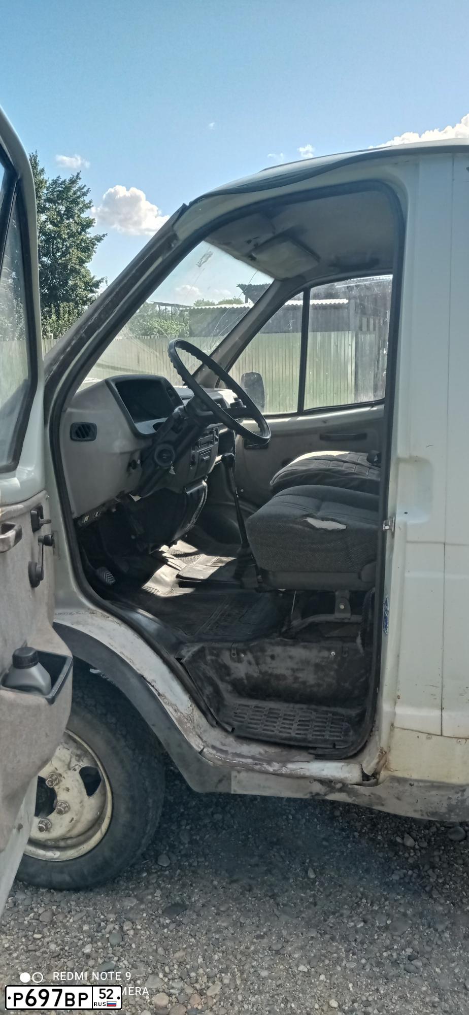 Фото автомобиля GAZ 3302 EL, 2000 — госномер Р697ВР52. Цвет: Белый
