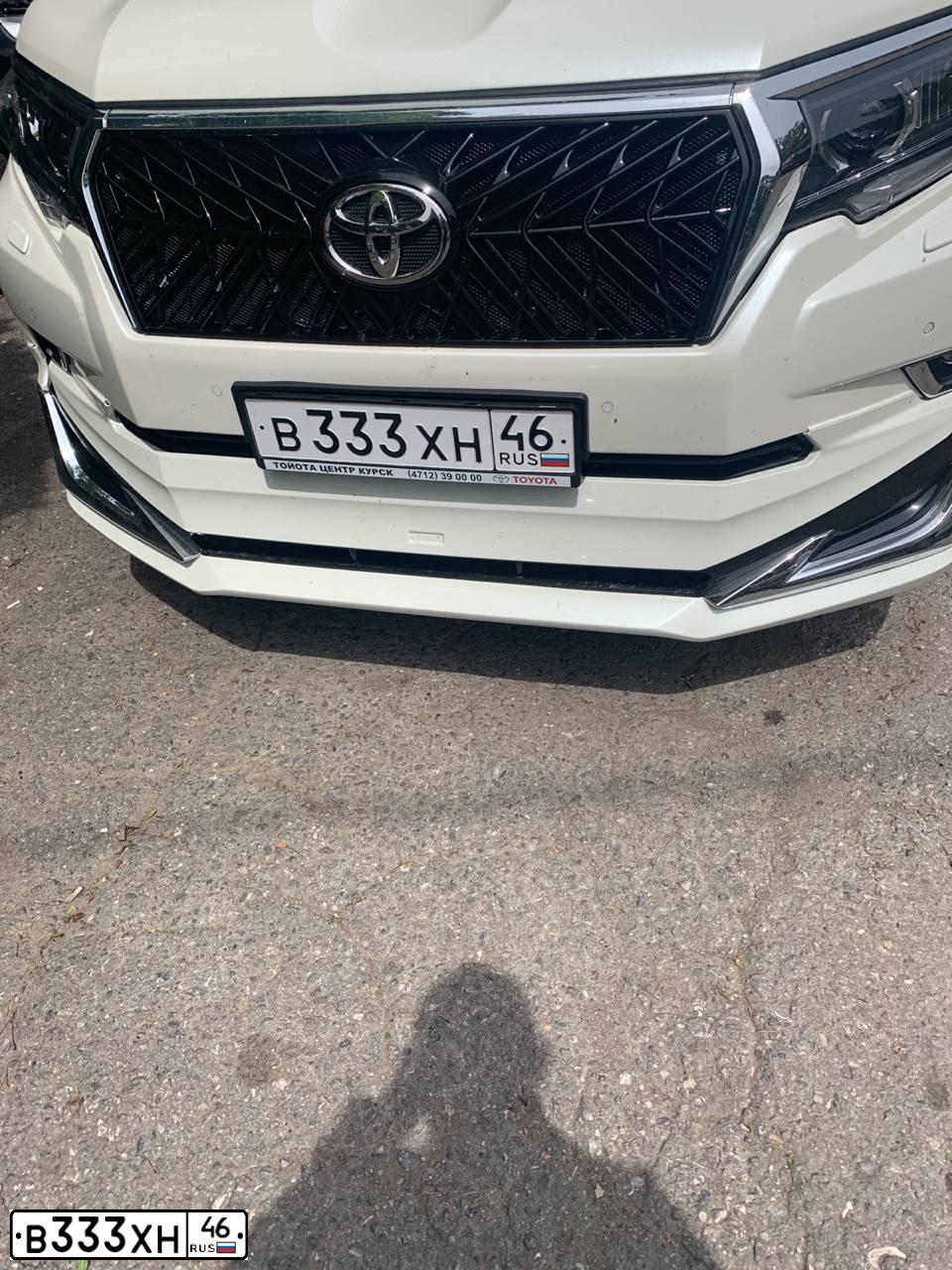 Фото автомобиля TOYOTA CAMRY, 2012 — госномер В333ХН46. Цвет: ЧЕРНЫЙ МЕТАЛЛИК