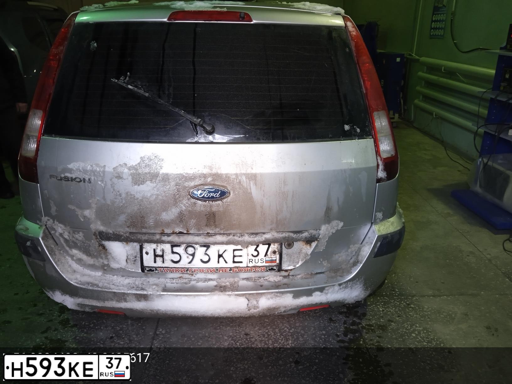 Фото автомобиля FORD FUSION, 2006 — госномер Н593КЕ37. Цвет: СЕРЕБРИСТЫЙ