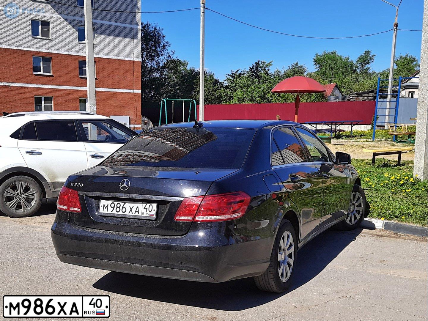 Фото автомобиля MERCEDES E-KLASSE, 2013 — госномер М986ХА40. Цвет: ЧЕРНЫЙ