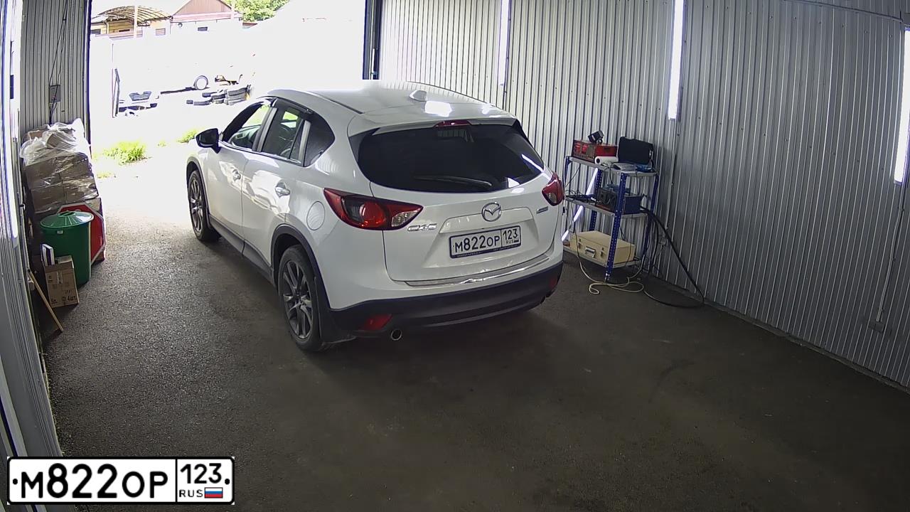 Фото автомобиля MAZDA CX-5, 2014 — госномер М822ОР123. Цвет: БЕЛЫЙ ПЕРЛАМУТР