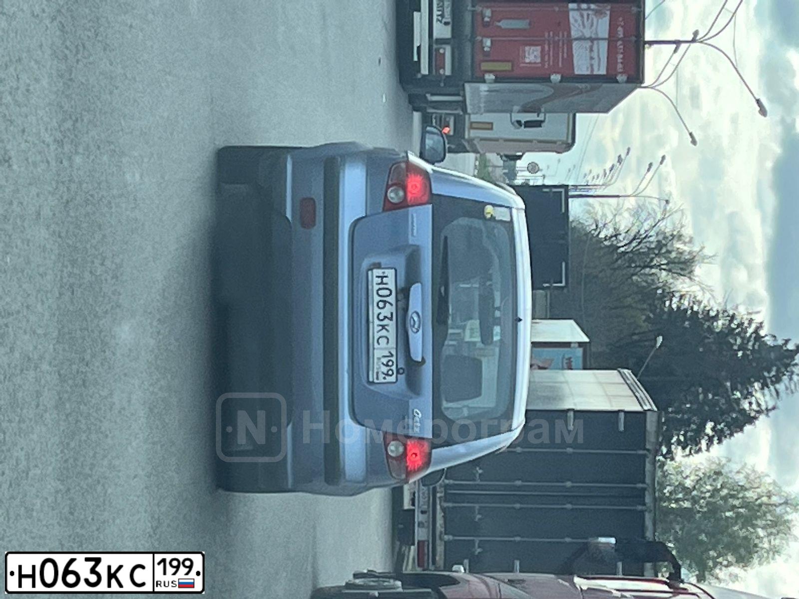 Фото автомобиля HYUNDAI GETZ, 2002 — госномер Н063КС199. Цвет: синий