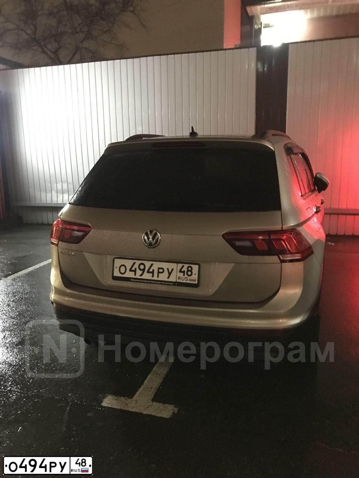Фото автомобиля VOLKSWAGEN TIGUAN, 2020 — госномер О494РУ48. Цвет: Коричневый