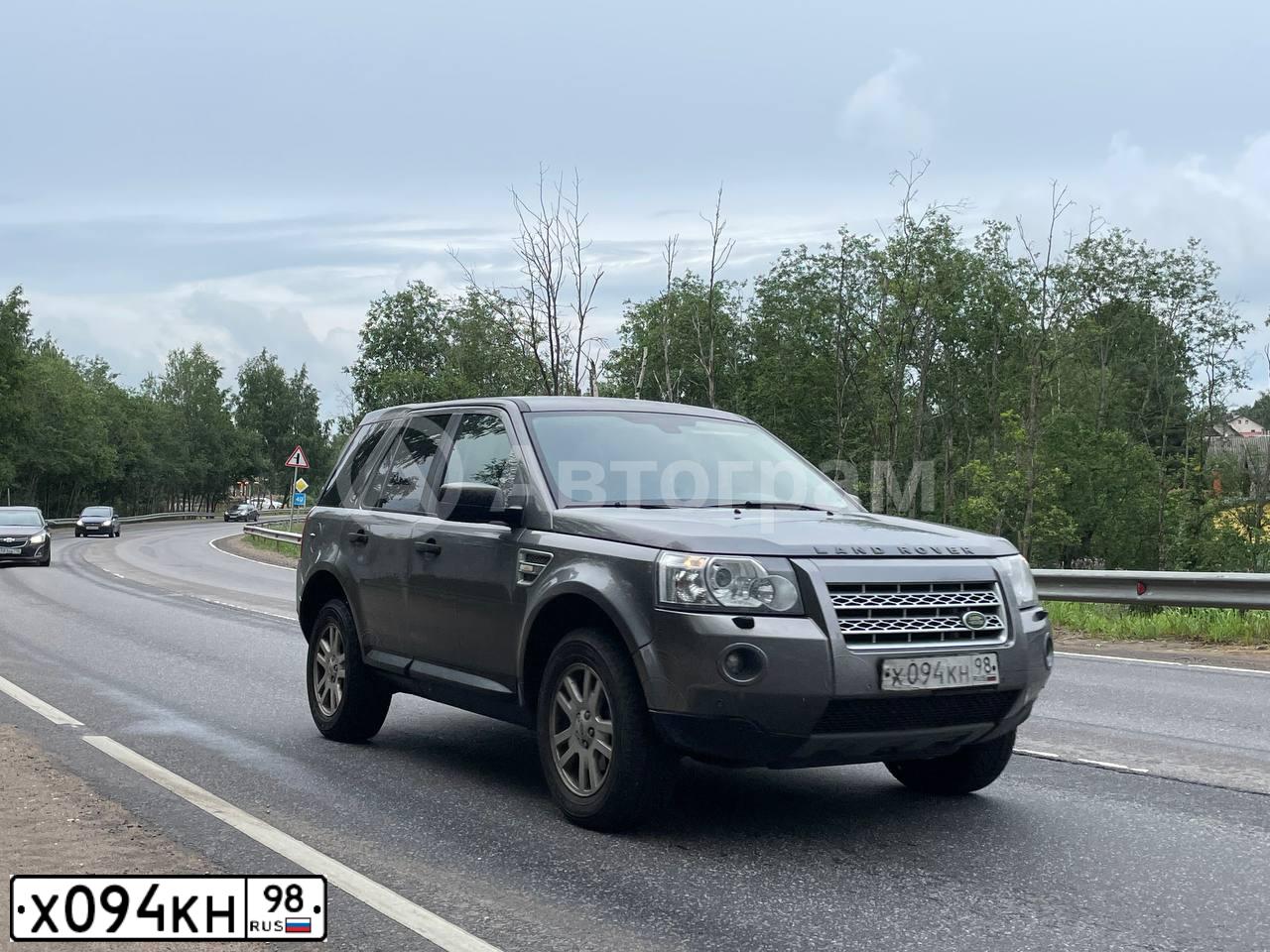 Фото автомобиля LANDROVER FREELANDER, 2010 — госномер Х094КН98. Цвет: ТЕМНО-СЕРЫЙ
