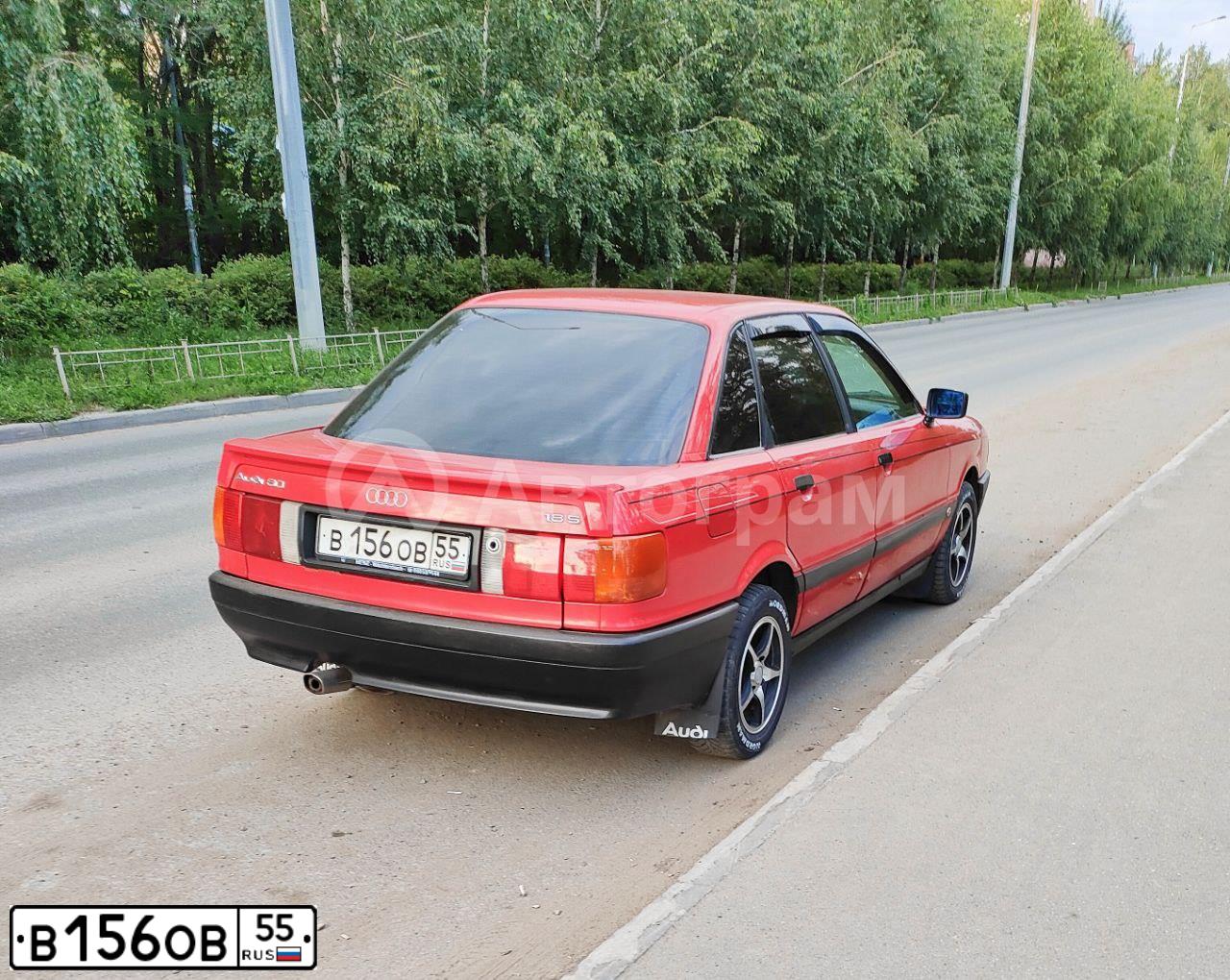 Фото автомобиля AUDI 80, 1987 — госномер В156ОВ55. Цвет: КРАСНЫЙ