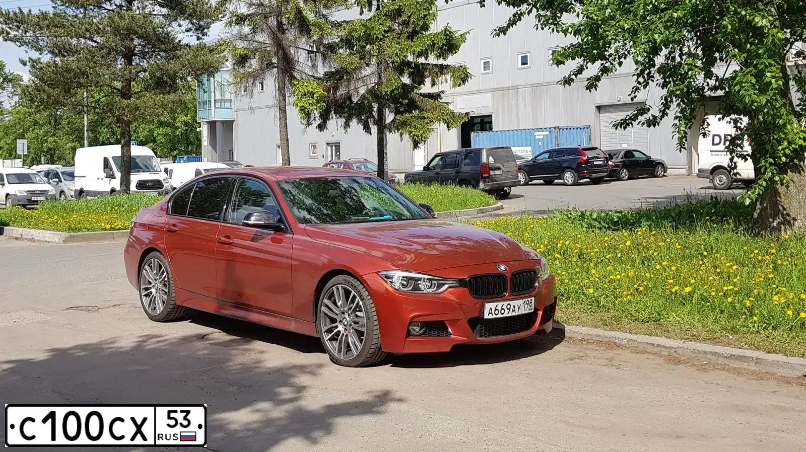 Фото автомобиля OPEL VECTRA, 2002 — госномер С100СХ53. Цвет: серебристый