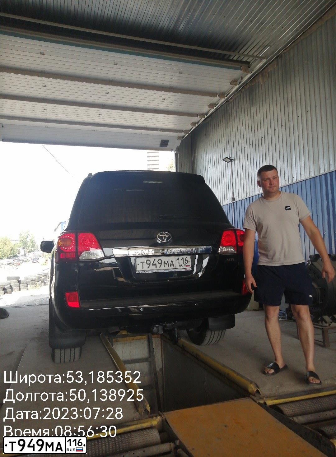 Фото автомобиля TOYOTA LANDCRUISER 200, 2014 — госномер М681ВТ763. Цвет: ЧЕРНЫЙ