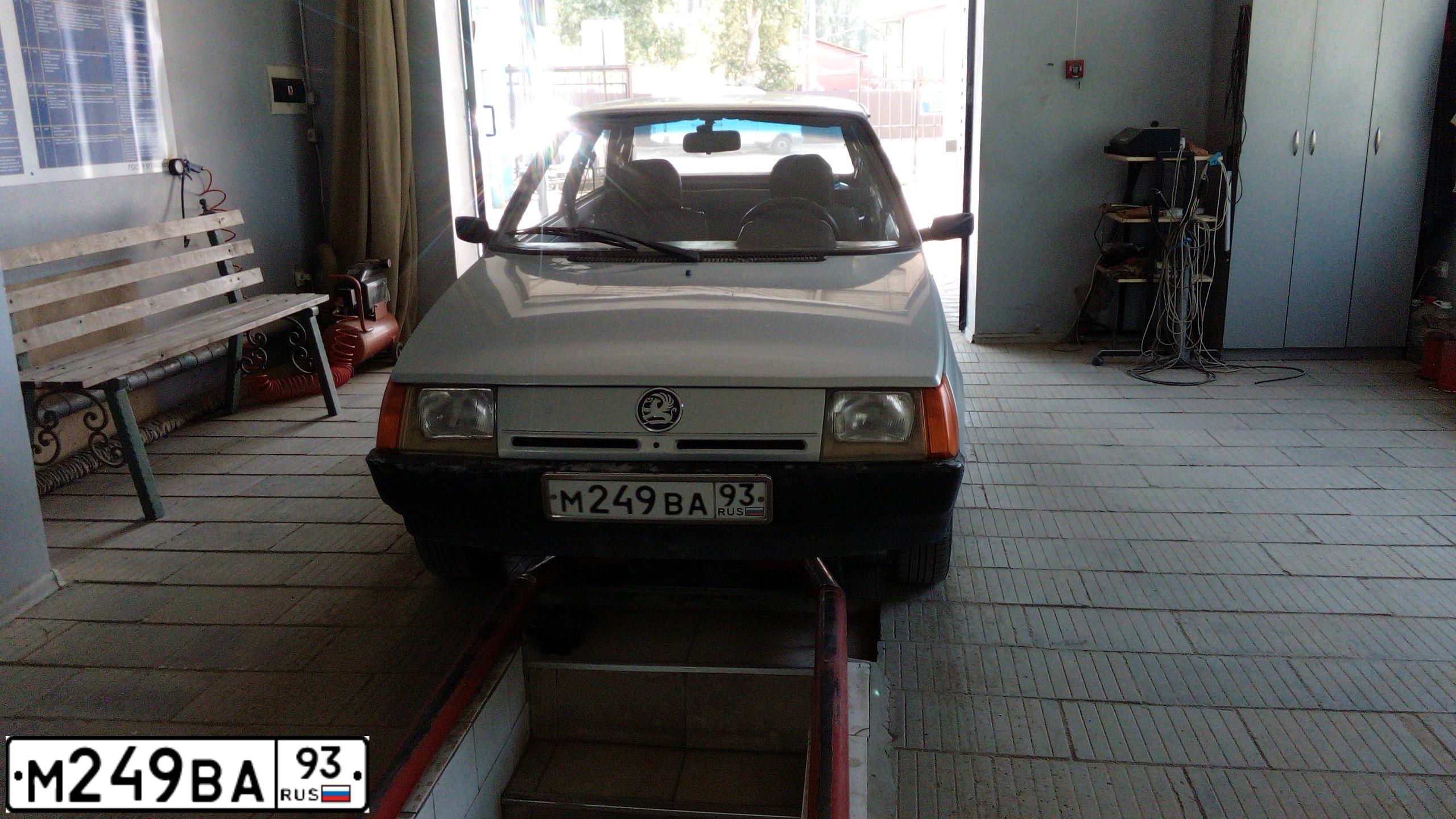 Фото автомобиля ZAZ -1102 TAVRIA, 2005 — госномер М249ВА93. Цвет: СЕРЕБРИСТЫЙ