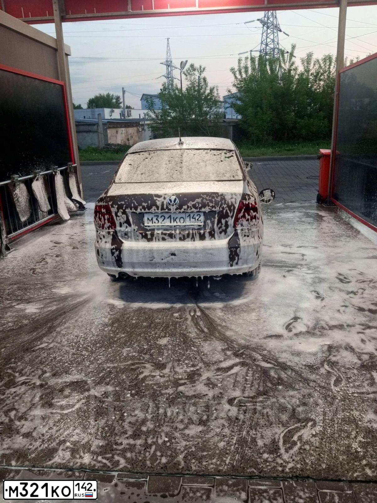 Фото автомобиля VOLKSWAGEN POLO, 2019 — госномер М321КО142. Цвет: КОРИЧНЕВЫЙ