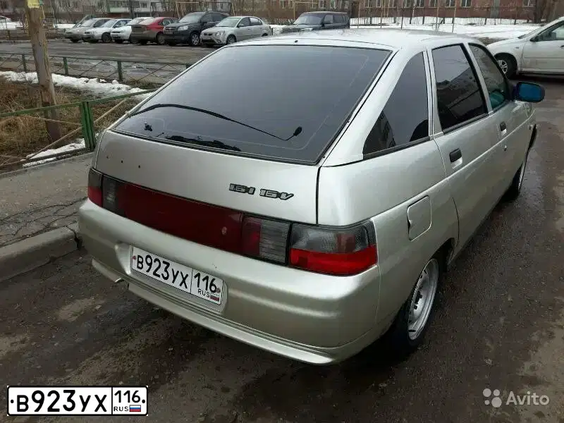 Фото автомобиля LADA 2112, 2006 — госномер Т474ТС55. Цвет: СЕРЕБРИСТО-БЕЖЕВЫЙ