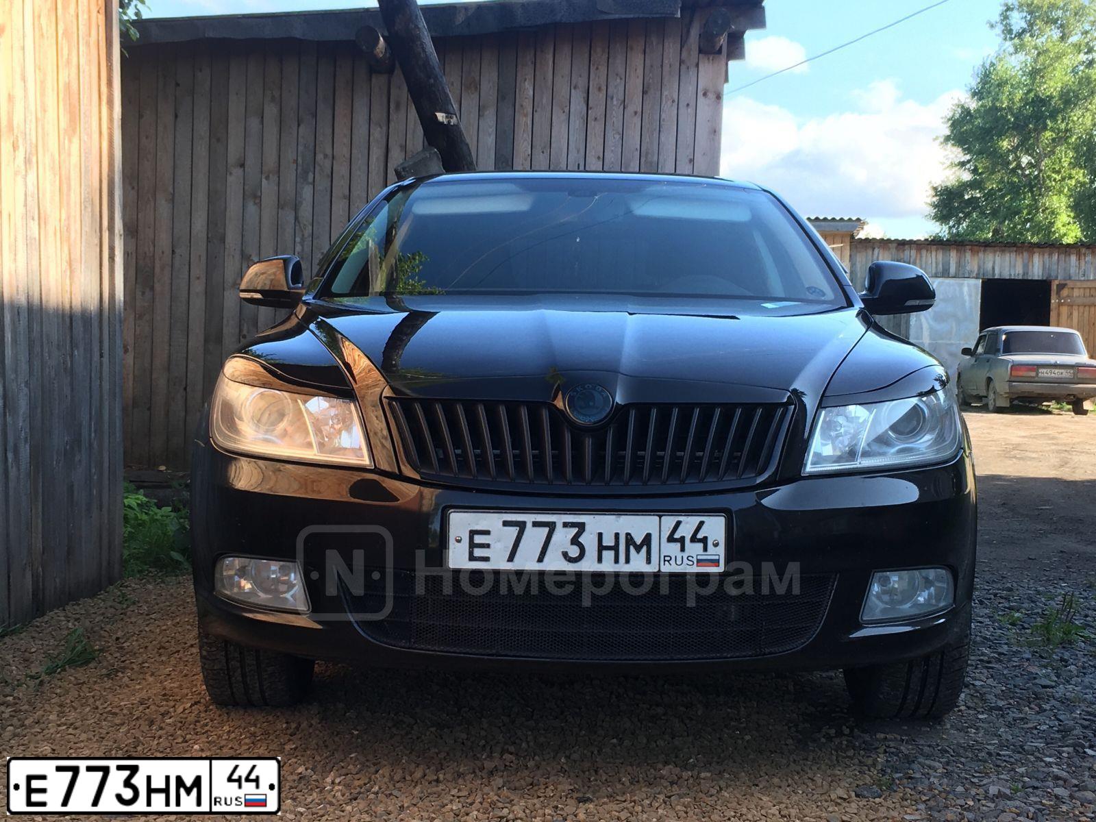 Фото автомобиля SKODA OCTAVIA, 2011 — госномер Е773НМ44. Цвет: ЧЕРНЫЙ