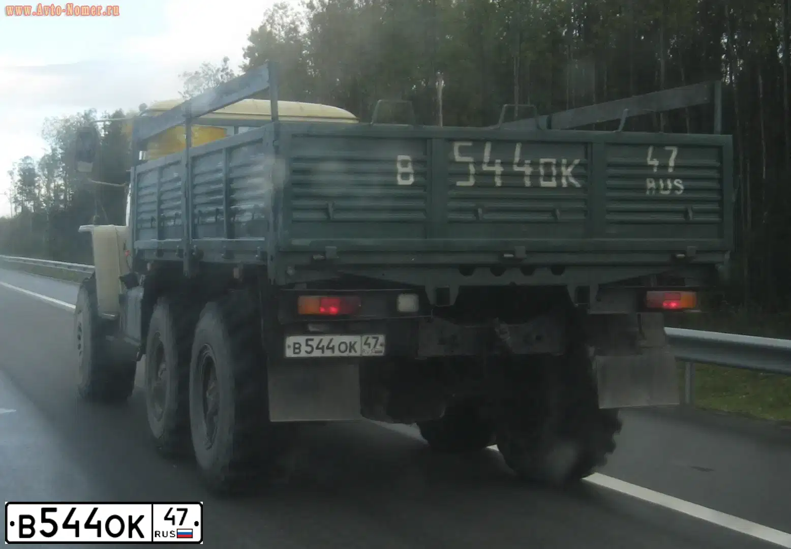 Фото автомобиля URAL 44202 /6X6/, 2006 — госномер В544ОК47. Цвет: ЖЁЛТЫЙ