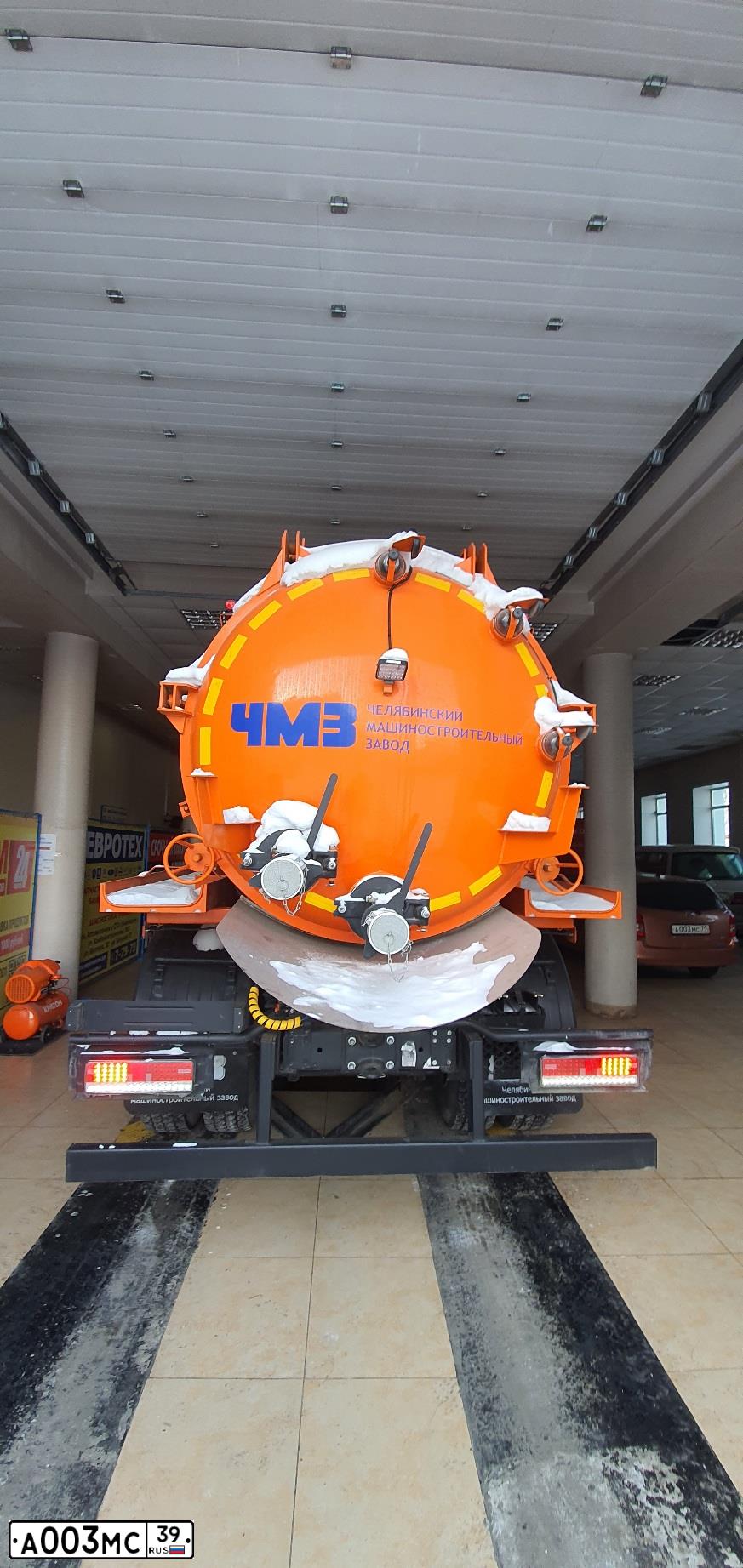 Фото автомобиля HUMMER H3, 2008 — госномер А003МС39. Цвет: ЧЕРНЫЙ