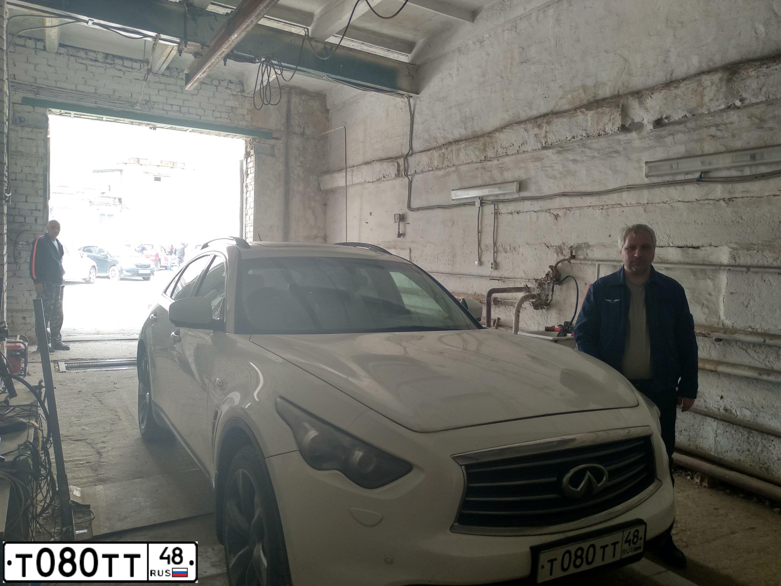 Фото автомобиля HYUNDAI GRAND STAREX, 2011 — госномер Т080ТТ48. Цвет: СЕРЫЙ