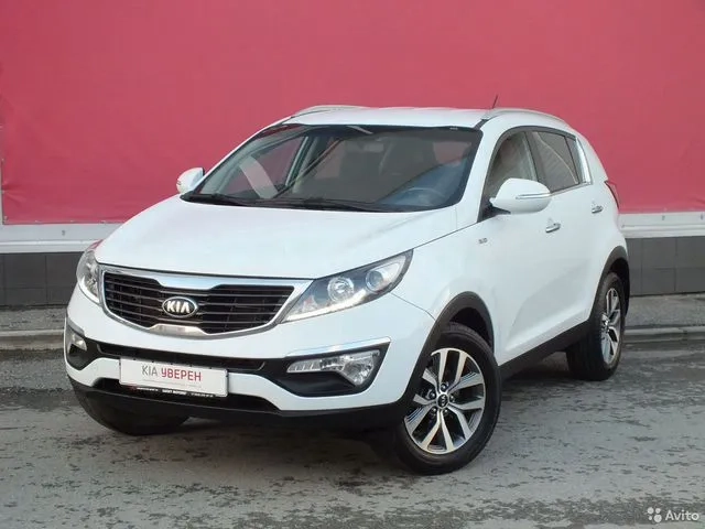 Фото автомобиля KIA SPORTAGE, 2014 — госномер Х517ОТ196. Цвет: Белый